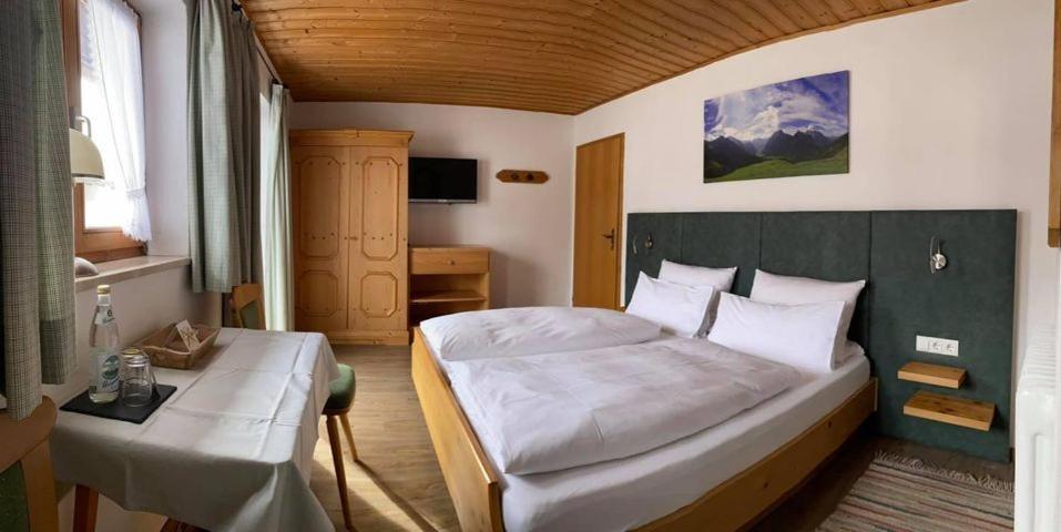 Frühstückspension Gästehaus Zum weissen Rössl Wallgau Exterior foto