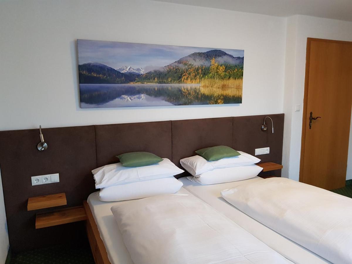 Frühstückspension Gästehaus Zum weissen Rössl Wallgau Exterior foto