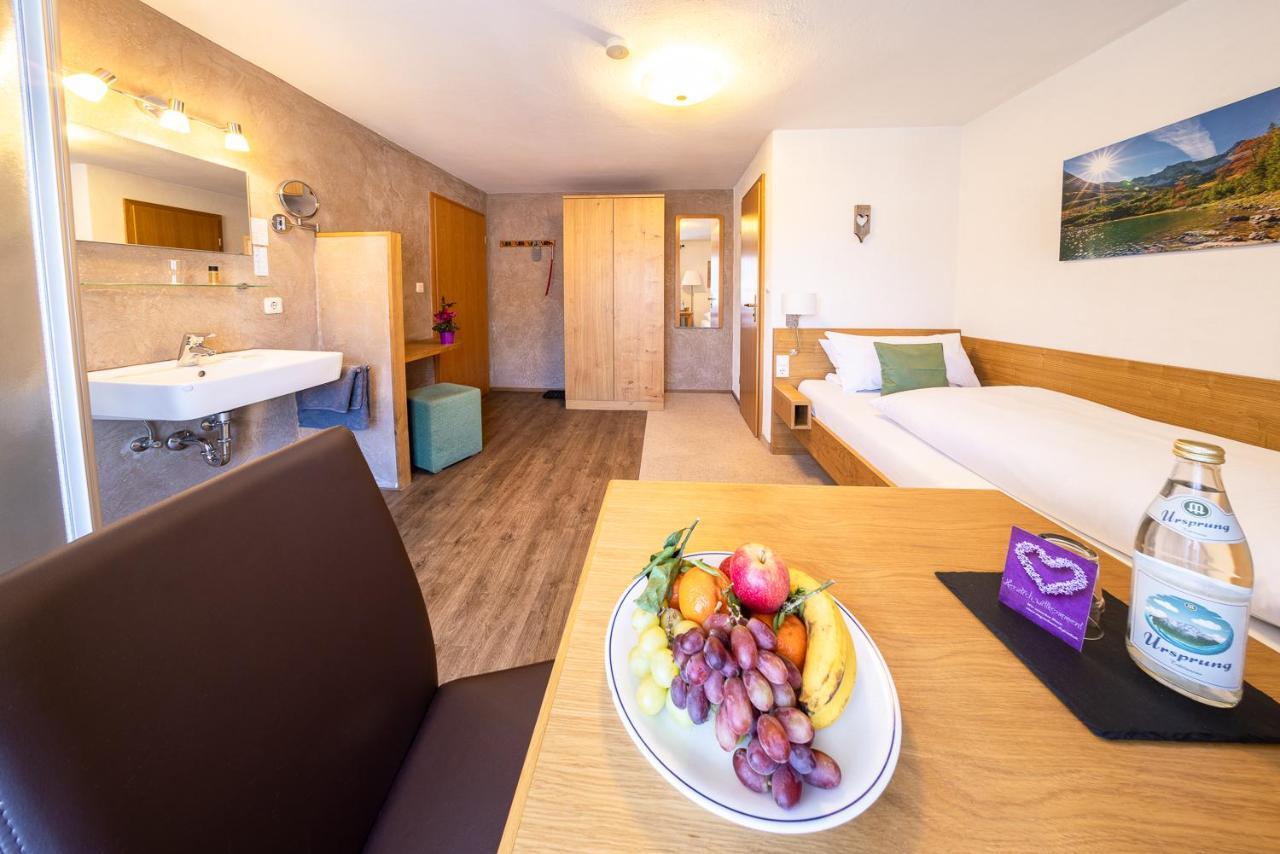 Frühstückspension Gästehaus Zum weissen Rössl Wallgau Exterior foto
