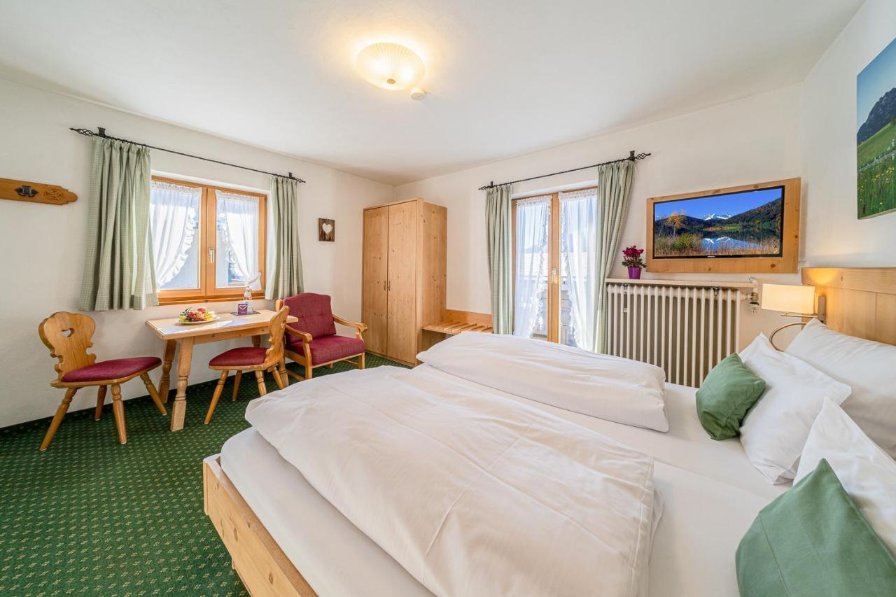 Frühstückspension Gästehaus Zum weissen Rössl Wallgau Exterior foto